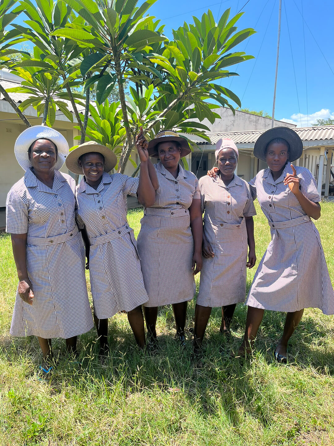 Community health workers in Siakobvu, Zimbabwe, are a critical bridge between the community and lifesaving services. ©JNF.